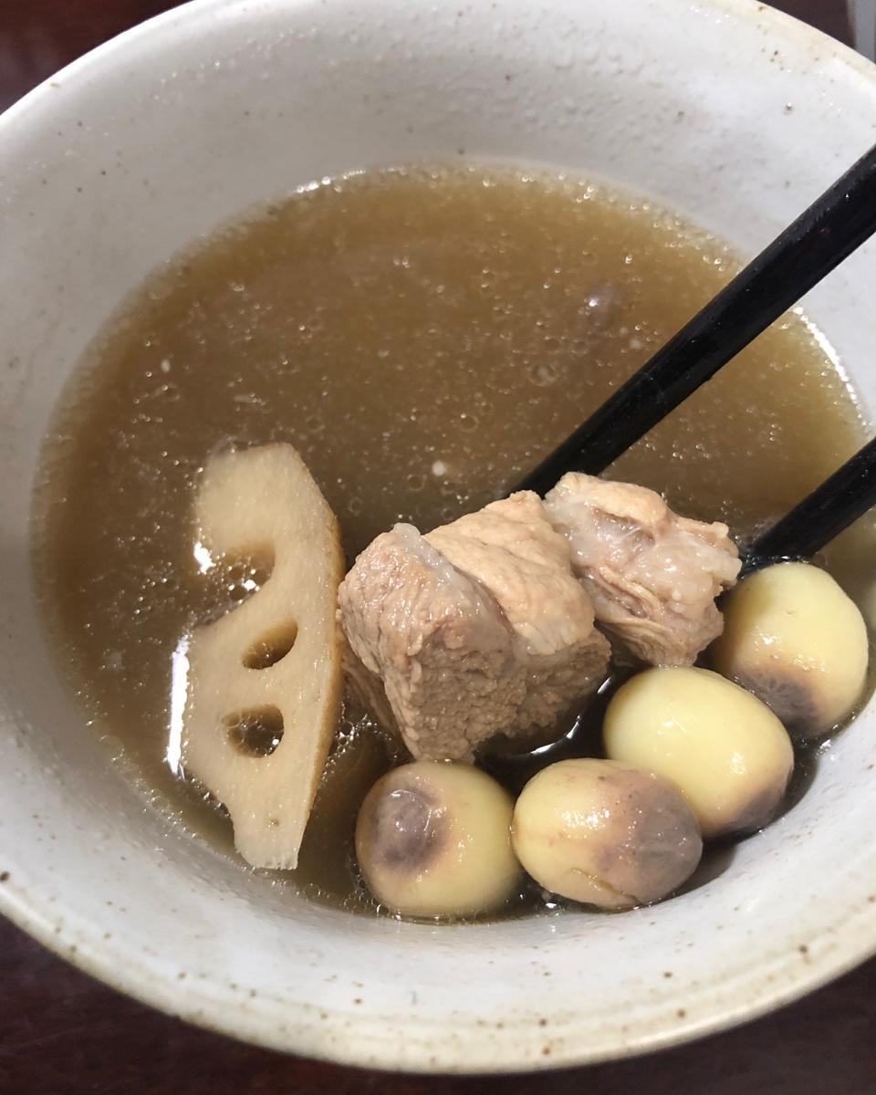 最美味的补血汤煲（例假期间喝非常好）～粉藕红衣花生土猪排骨汤