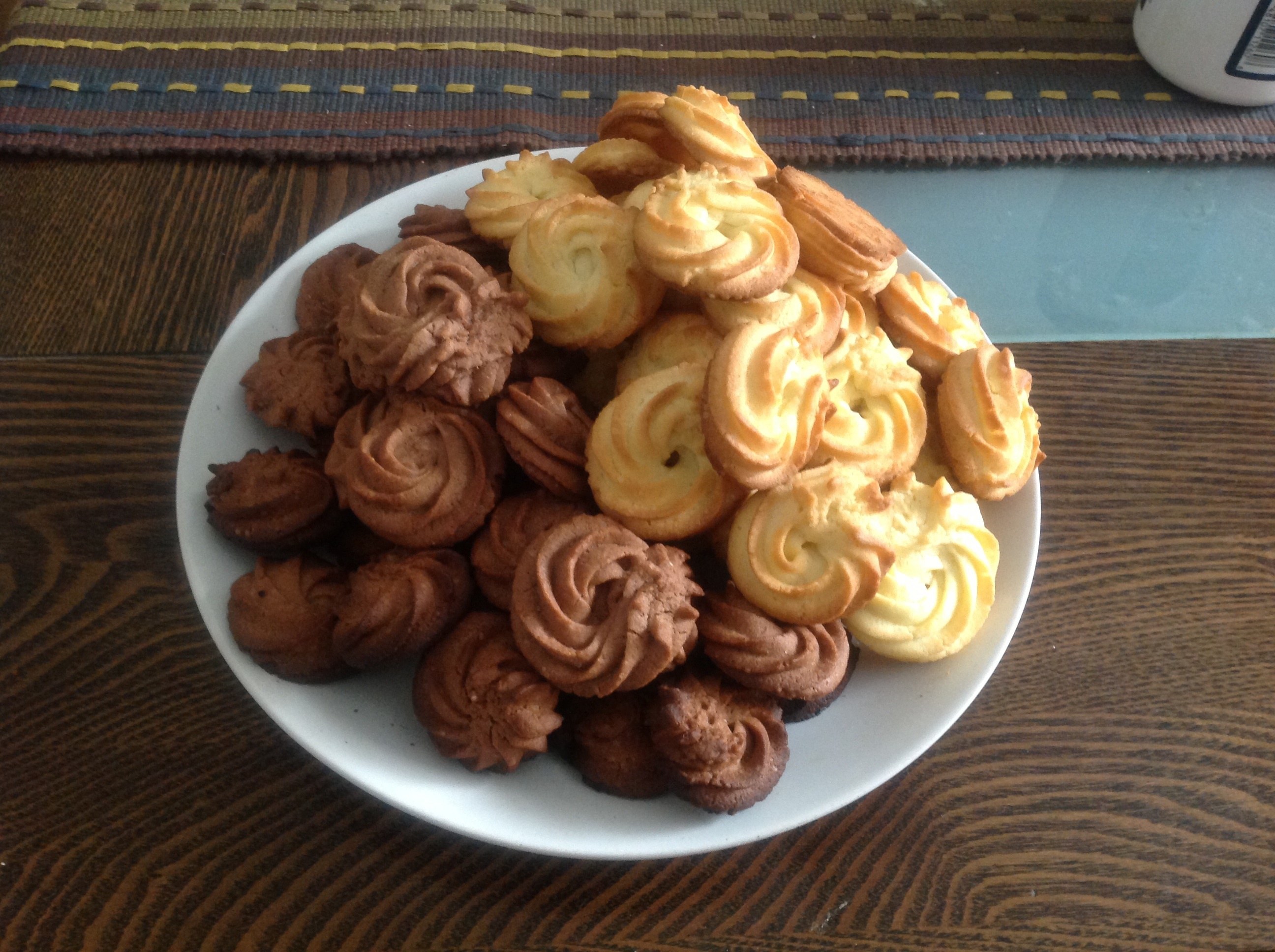 多种口味曲奇（香草、巧克力、抹茶）