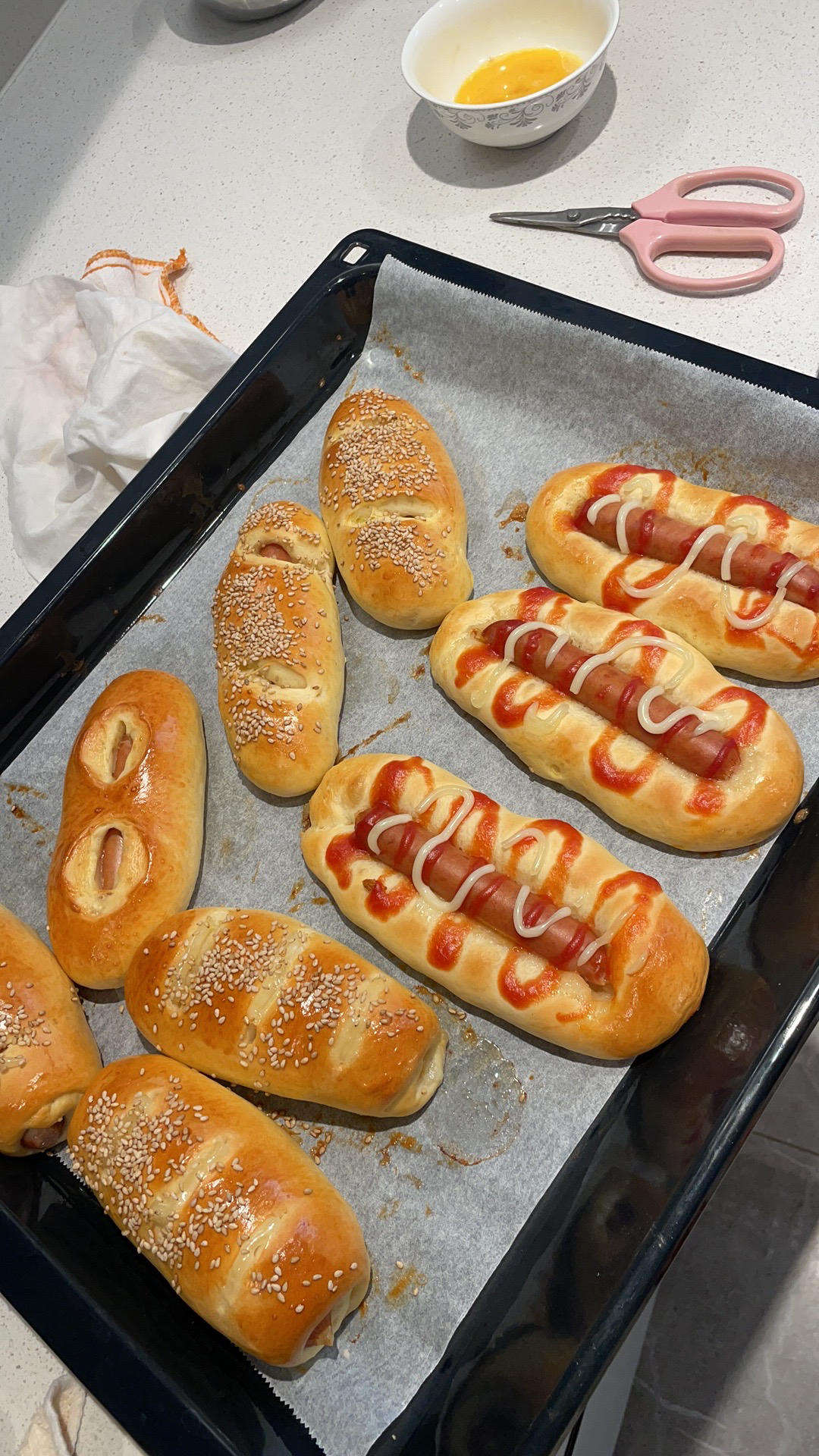 芝麻肉松肠仔包🌭一口香肠肉松大满足🍖