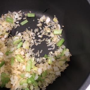 意式豌豆烩饭risotto的做法 步骤3