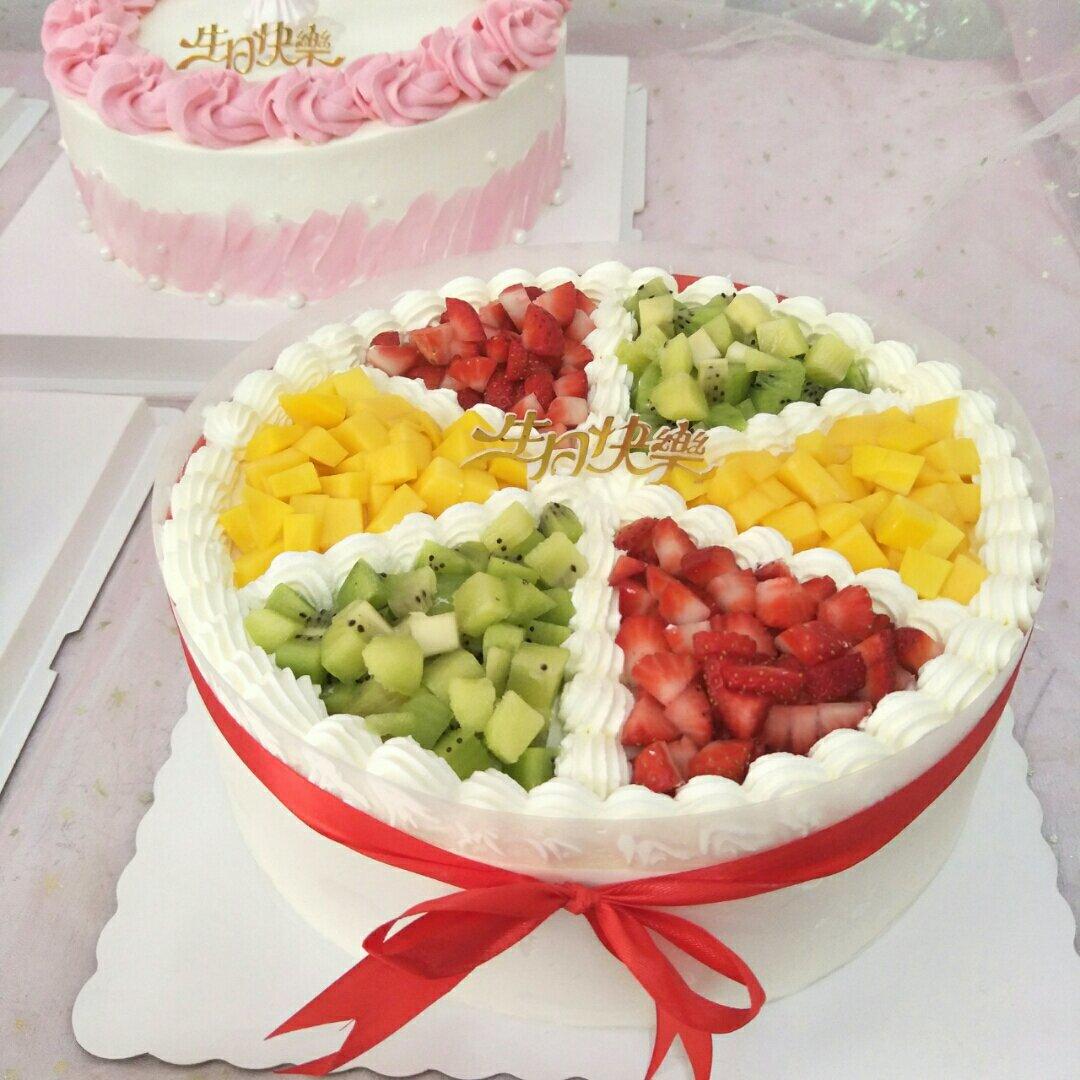 水果奶油装饰蛋糕