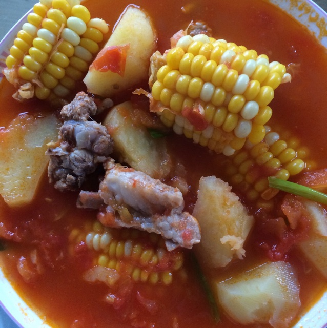 番茄土豆玉米排骨汤