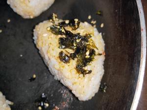 鲜香日式酱油烤饭团的做法 步骤8