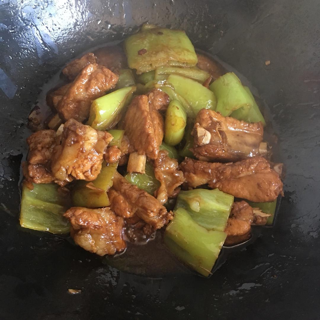 虎皮尖椒焖排骨