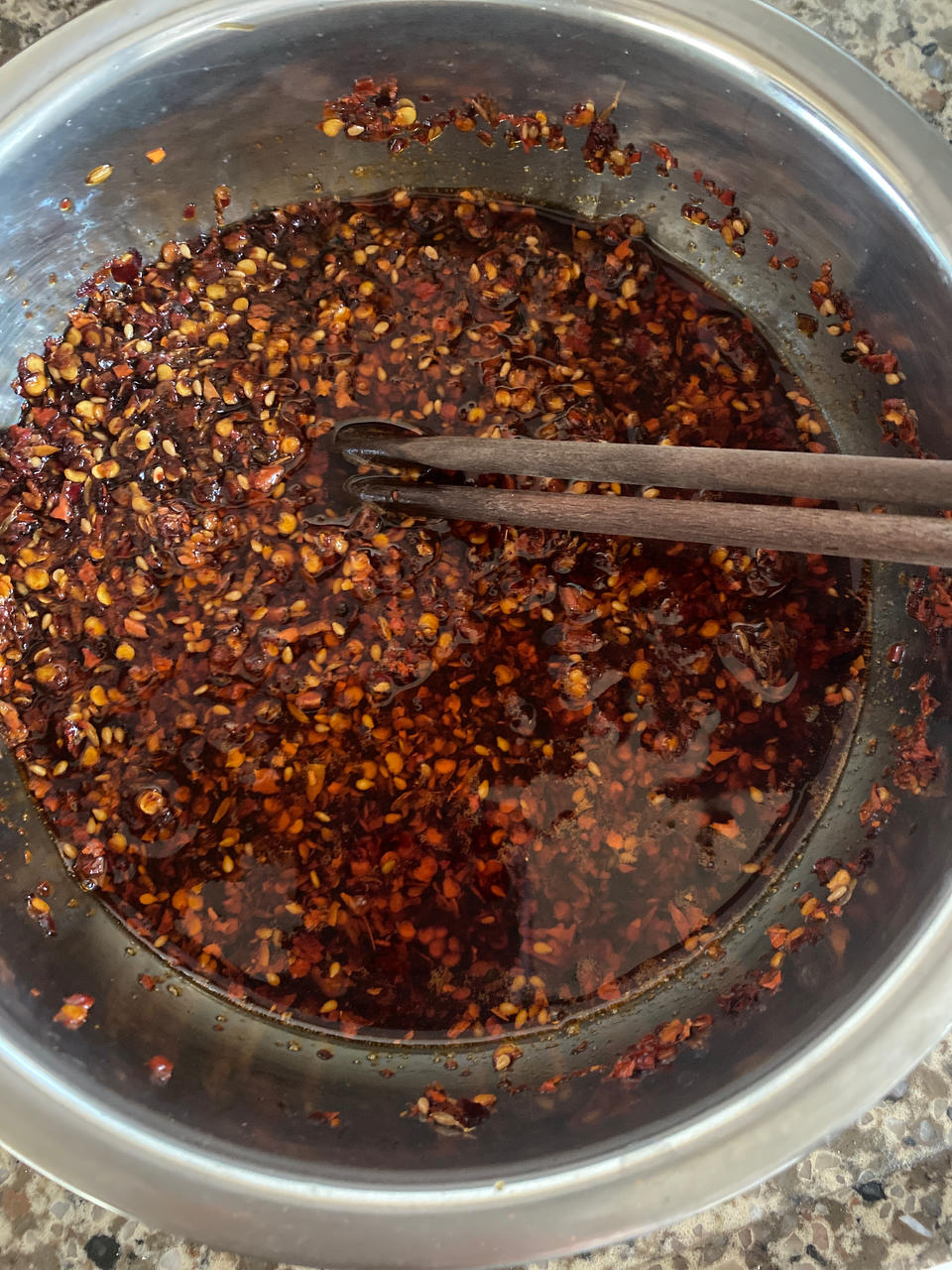 “家常改良简易版”油泼辣子！刚泼完满屋那个香啊