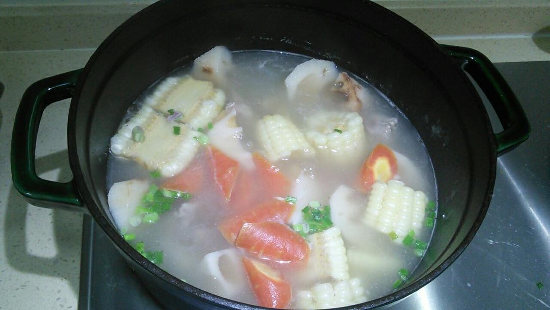 玉米炖排骨