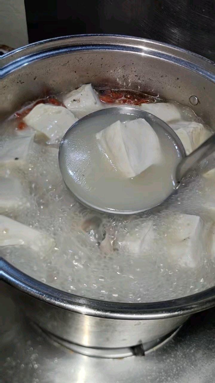 养生系·健脑·鲫鱼天麻豆腐汤