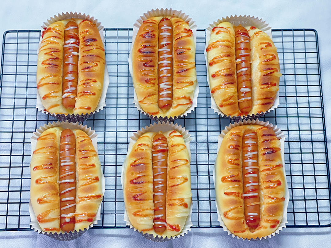 火腿香葱肉松面包