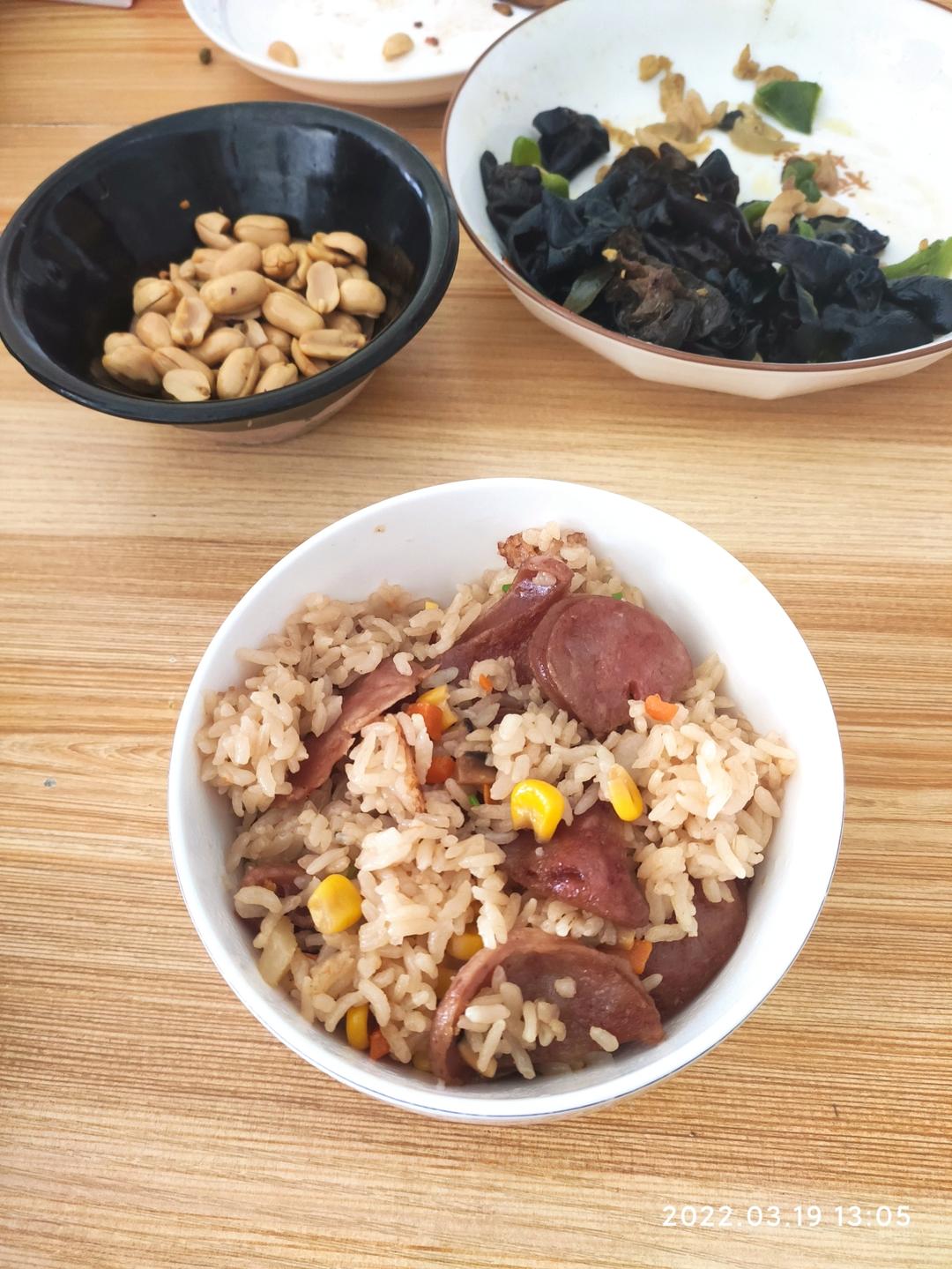 懒人必备～电饭煲腊肠焖饭