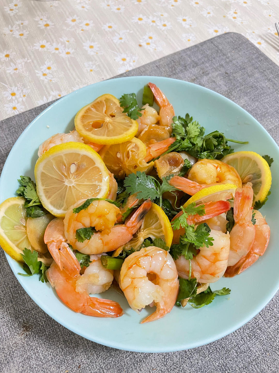 柠檬虾仁无敌好吃，一次绝对就爱上它！