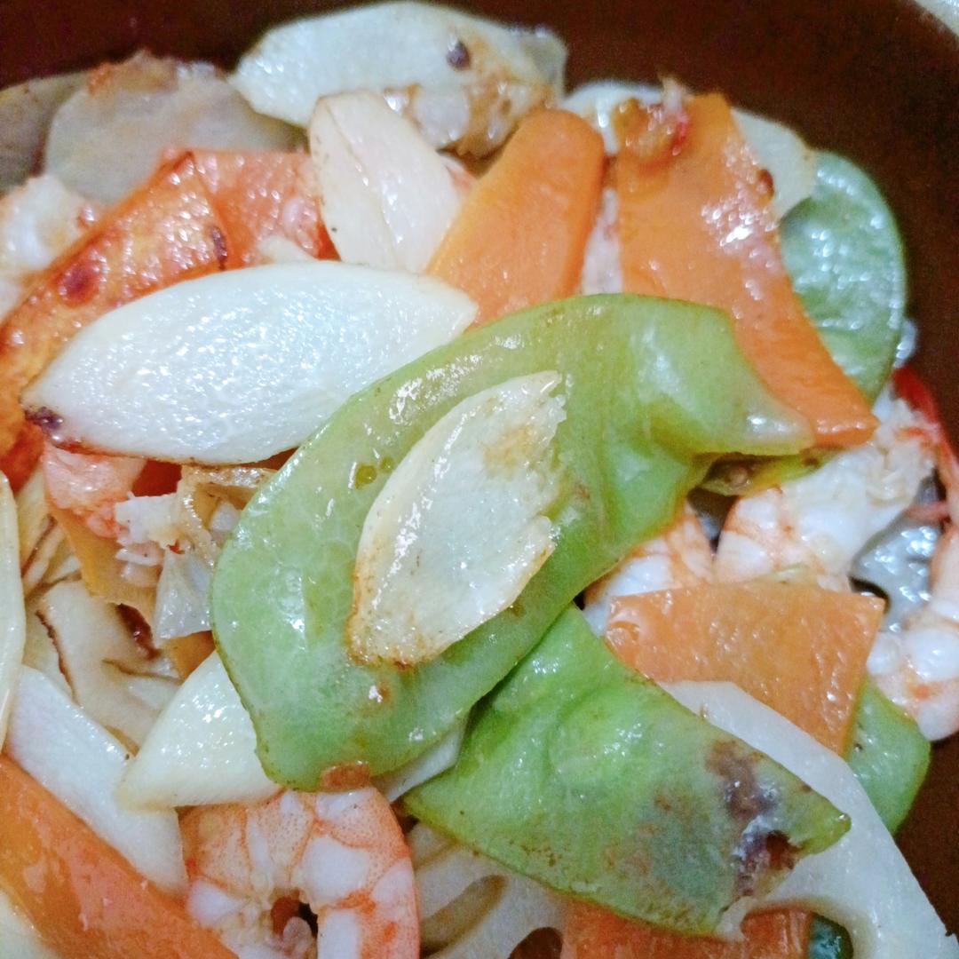 年夜菜｜黑虎虾山药木耳炒时蔬