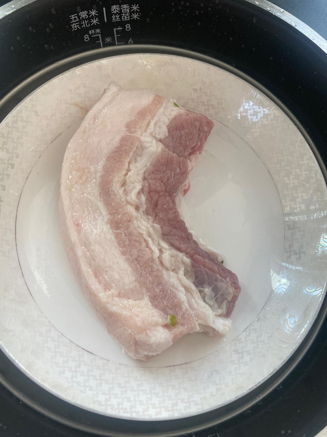白切五花肉的做法 步骤2