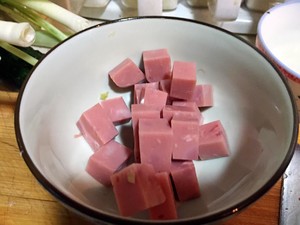 老丁的私房菜-蟹黄豆腐的做法 步骤2
