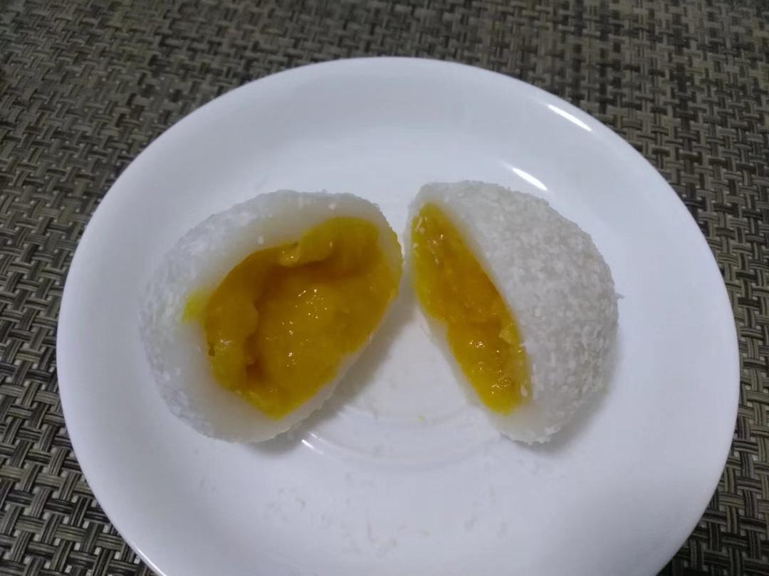 芒果芝士冰皮月饼