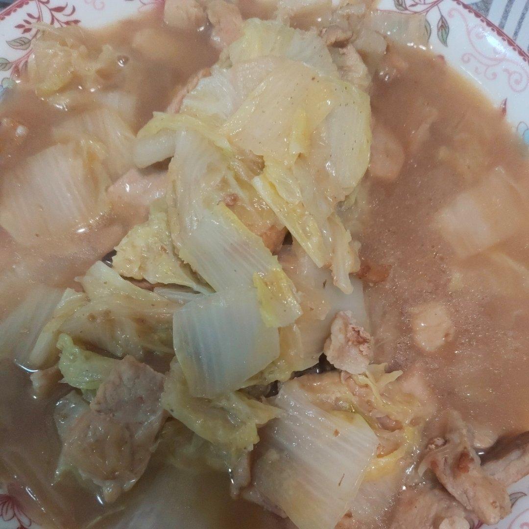 很香的白菜炖五花肉