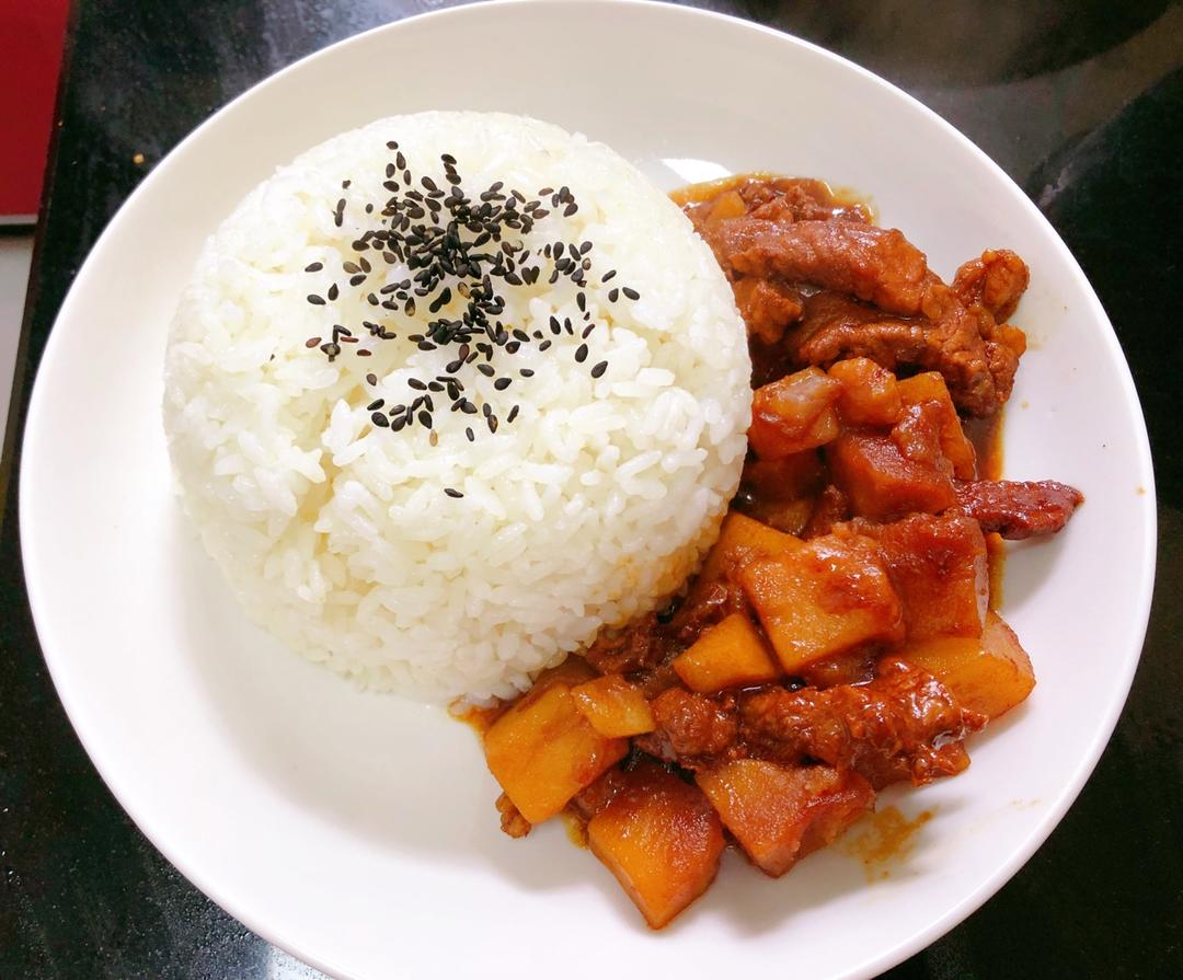 樱桃小丸子y做的红烧肉炖土豆