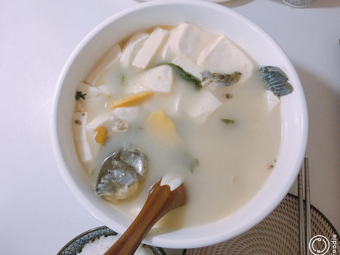 鲫鱼豆腐汤