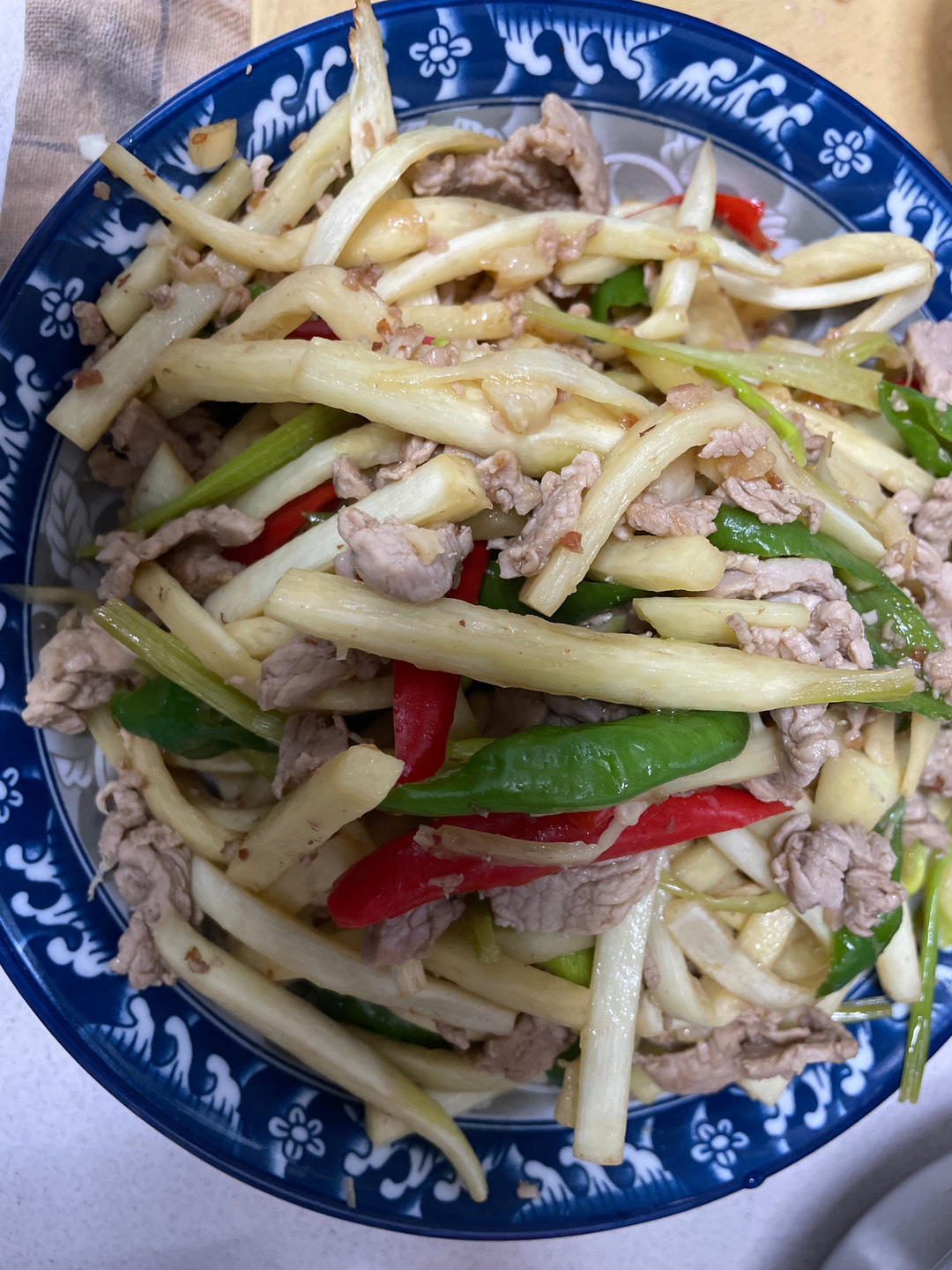 茭白这样做百吃不厌，茭白炒肉