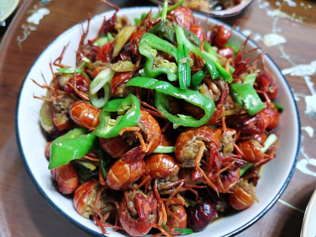 "虾"季来袭🔥请你吃啤酒香辣小龙虾虾尾