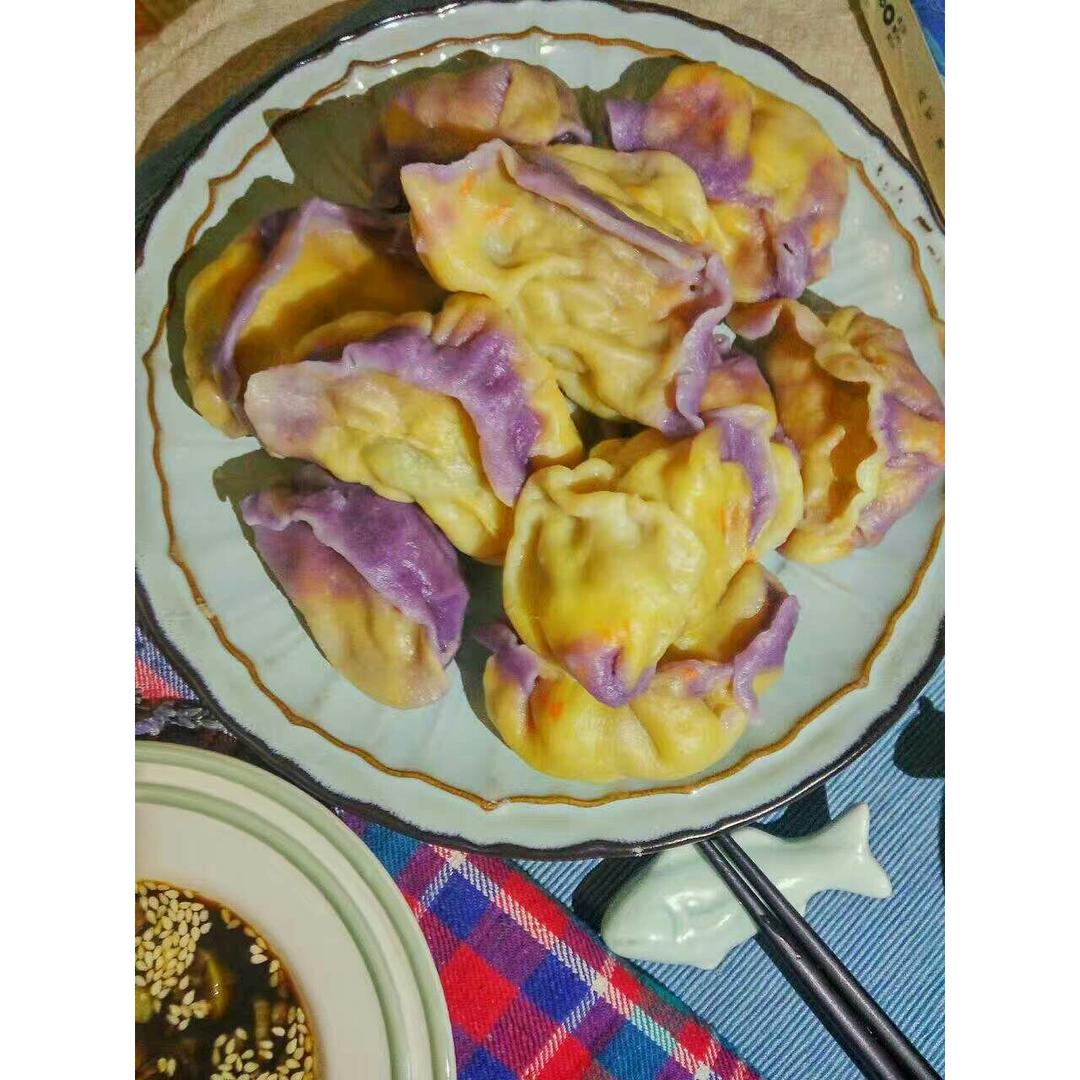 彩色饺子（蔬菜汁）