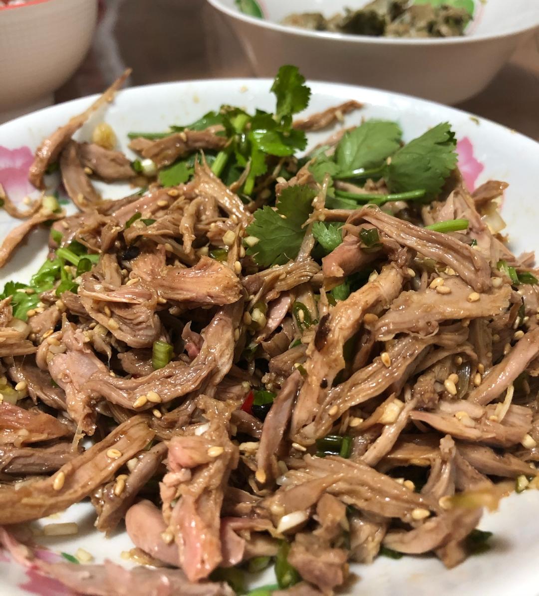 手撕鸭腿肉