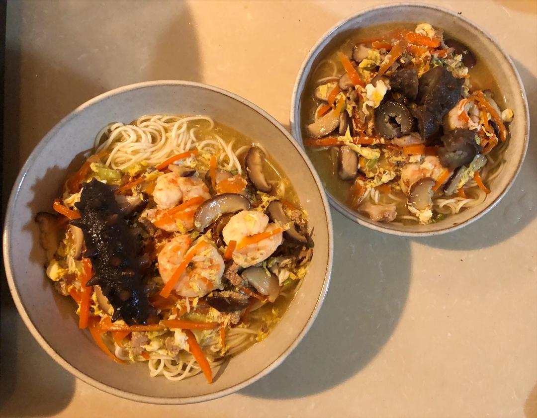 海参鲜虾鲜蔬面