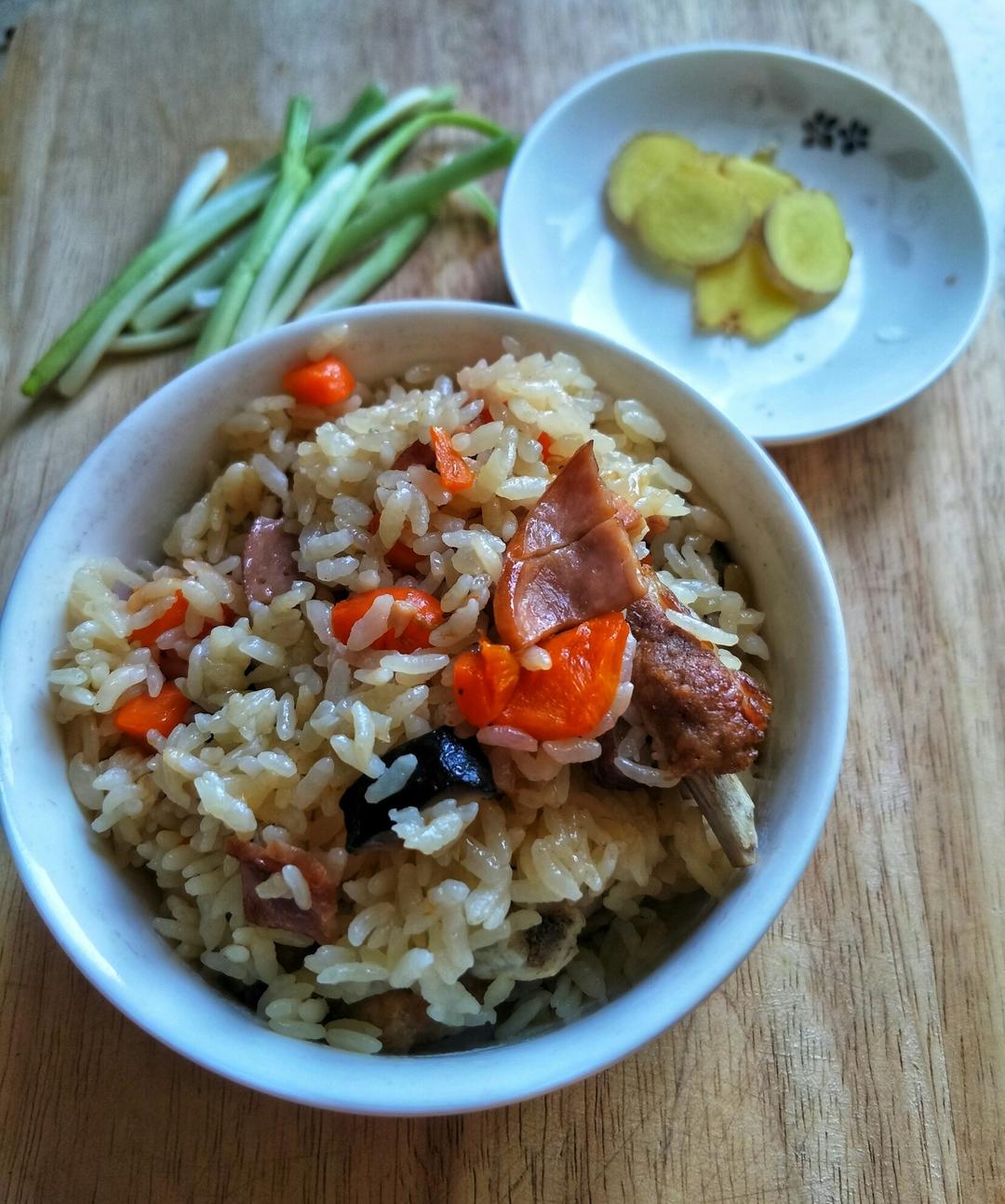 喷香排骨焖饭（爆好吃）