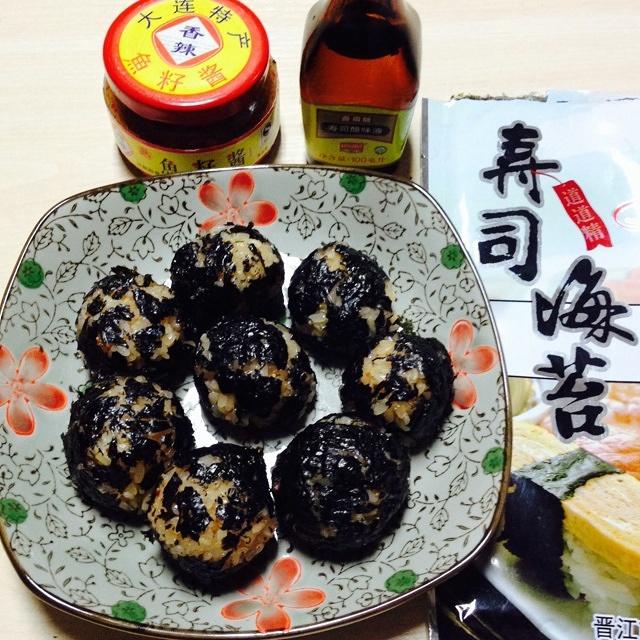 鱼籽酱紫菜饭团的做法