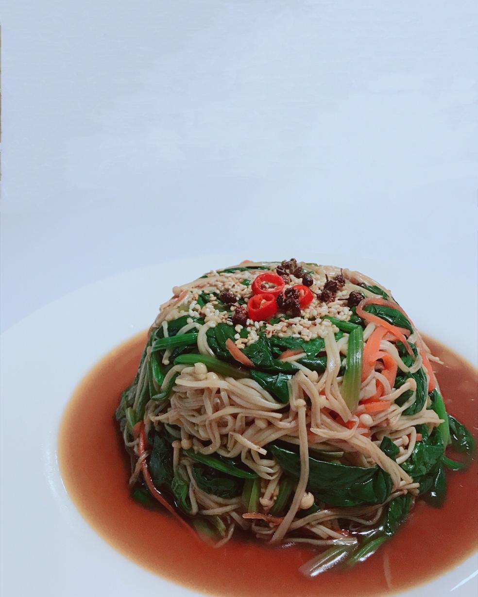 凉拌菠菜金针菇