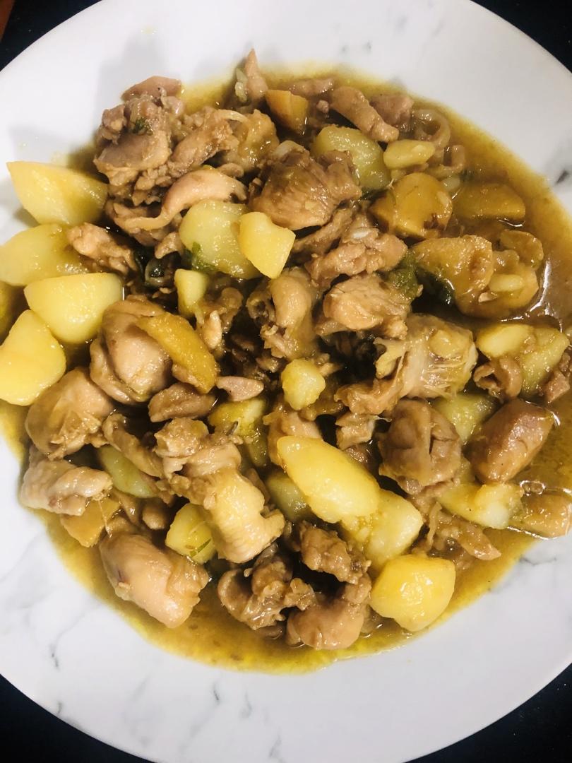 土豆炖鸡块