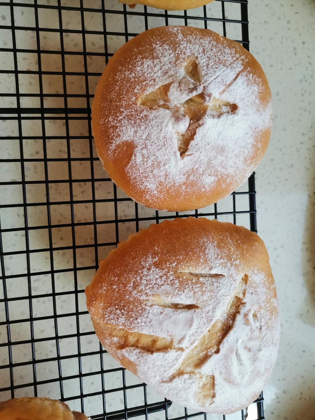 爆浆火腿芝士面包，云朵般的柔软，內馅丰富，特别有满足感