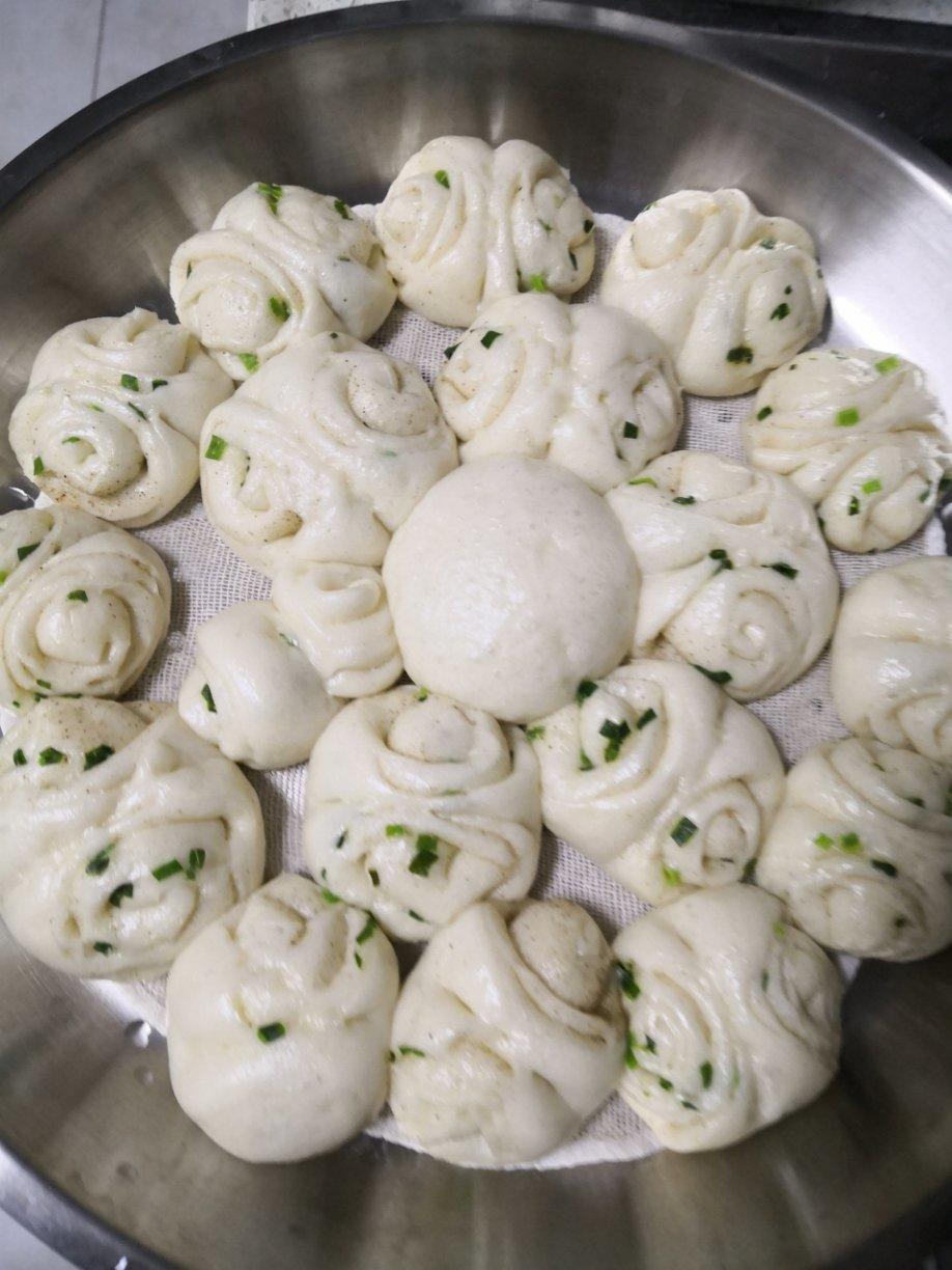 像面包般柔软的奶香馒头（最简单的揉面做法)