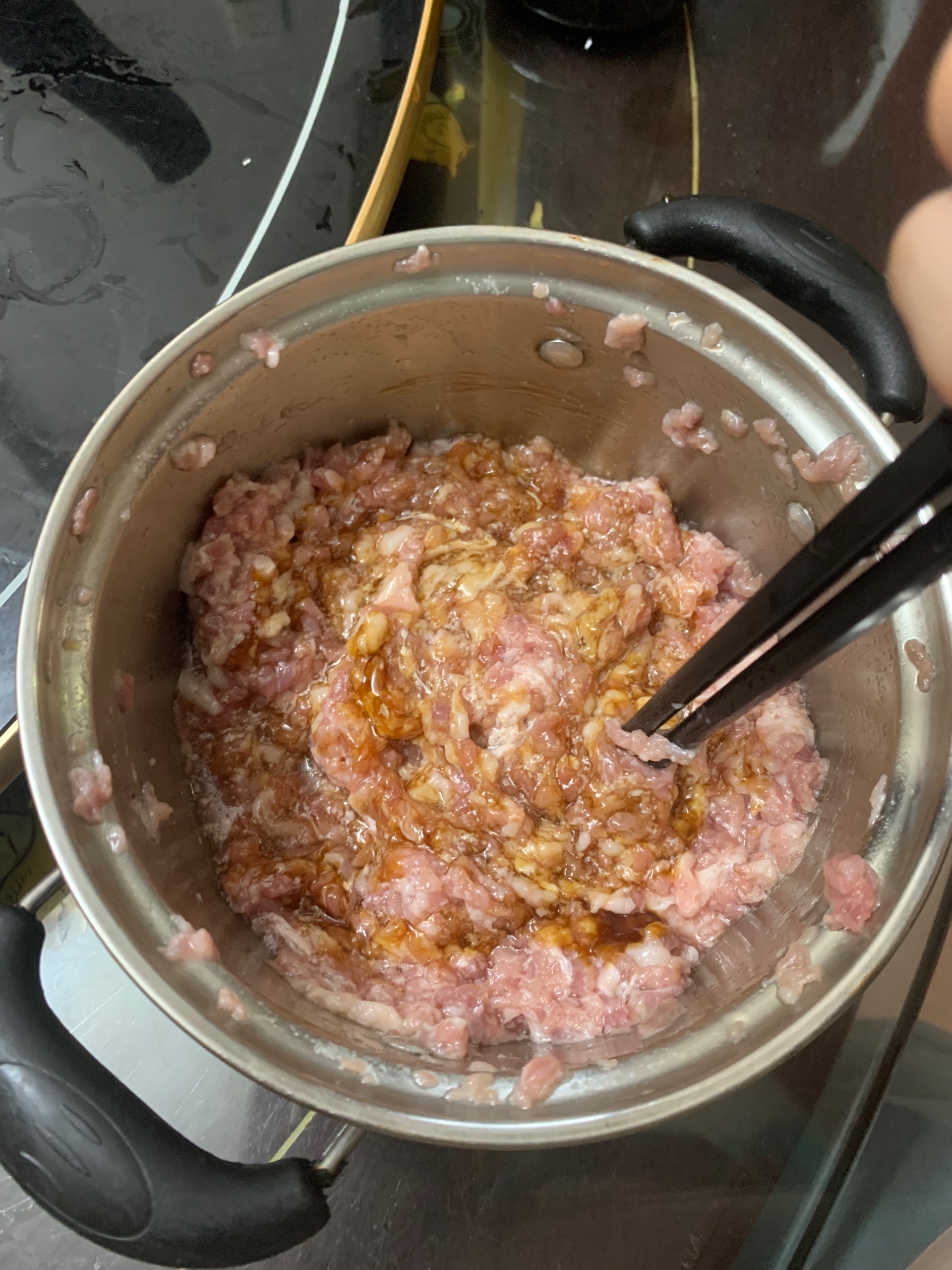 韭菜猪肉馅的做法 步骤5