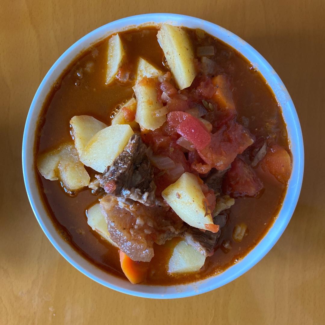 汤浓肉嫩的番茄牛腩，牛腩软烂秘法