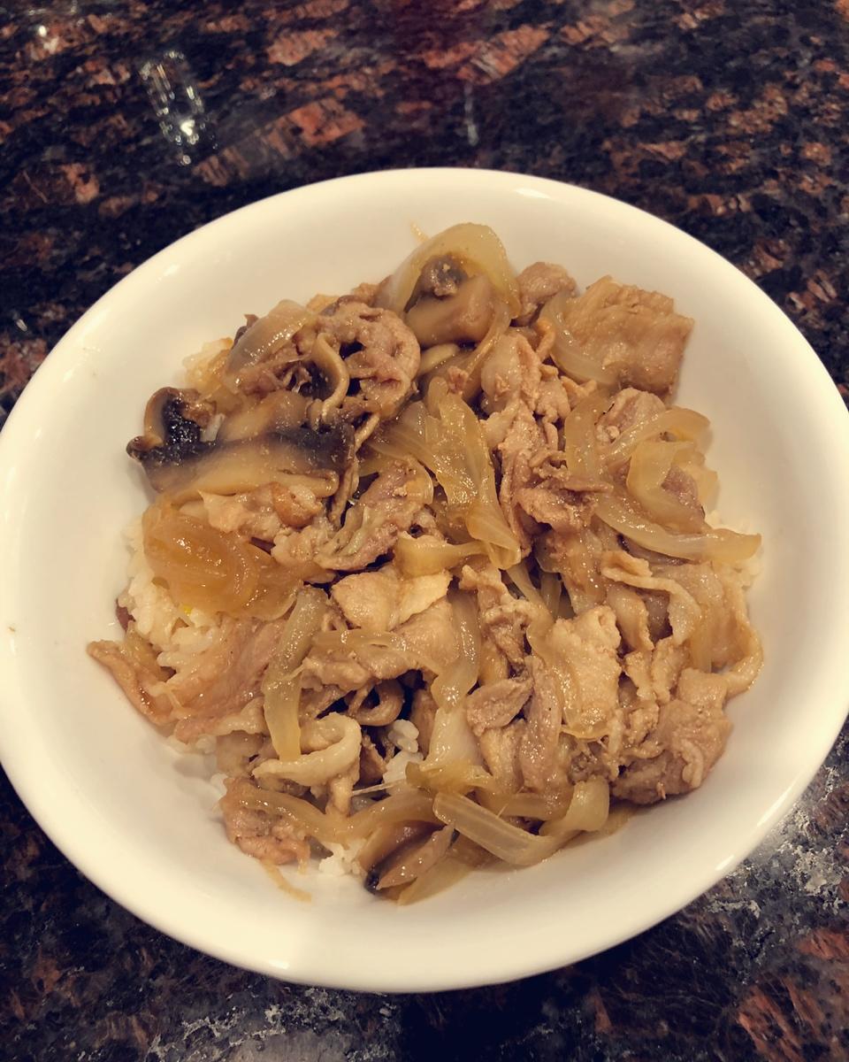 寿喜烧酱汁煮火锅肉片