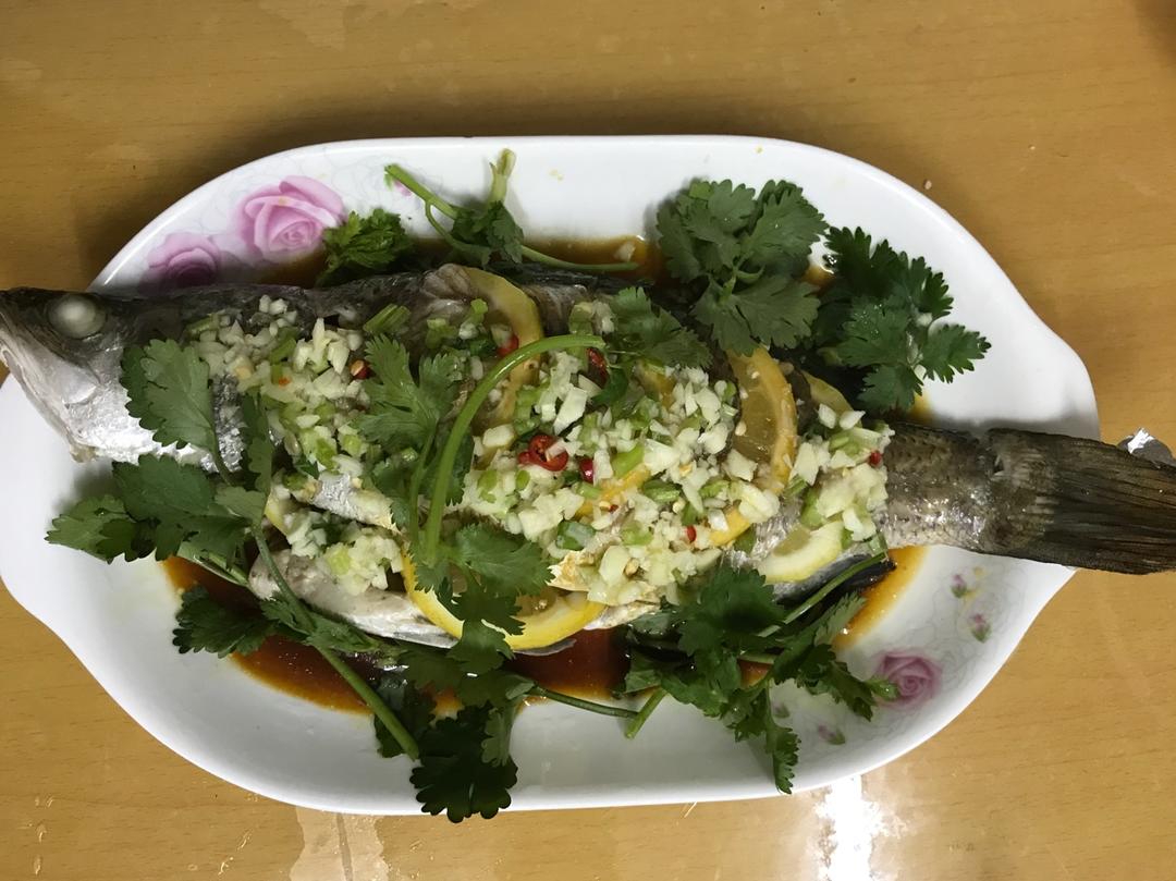 柠檬鲈鱼