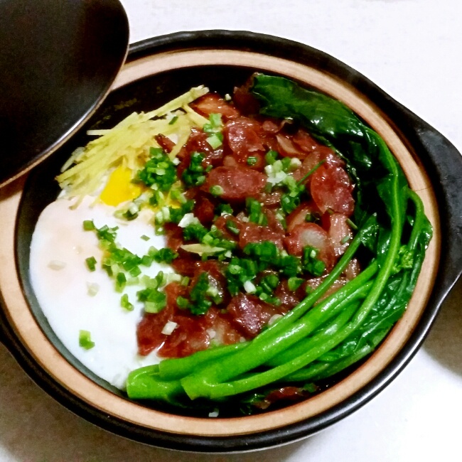 香肠煲仔饭