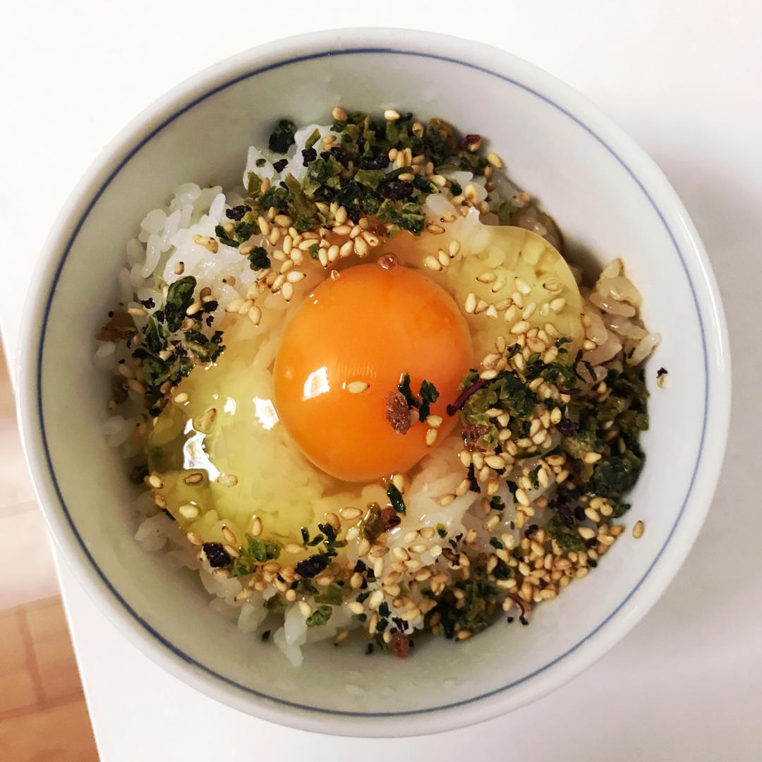 薄荷青r做的生鸡蛋盖饭