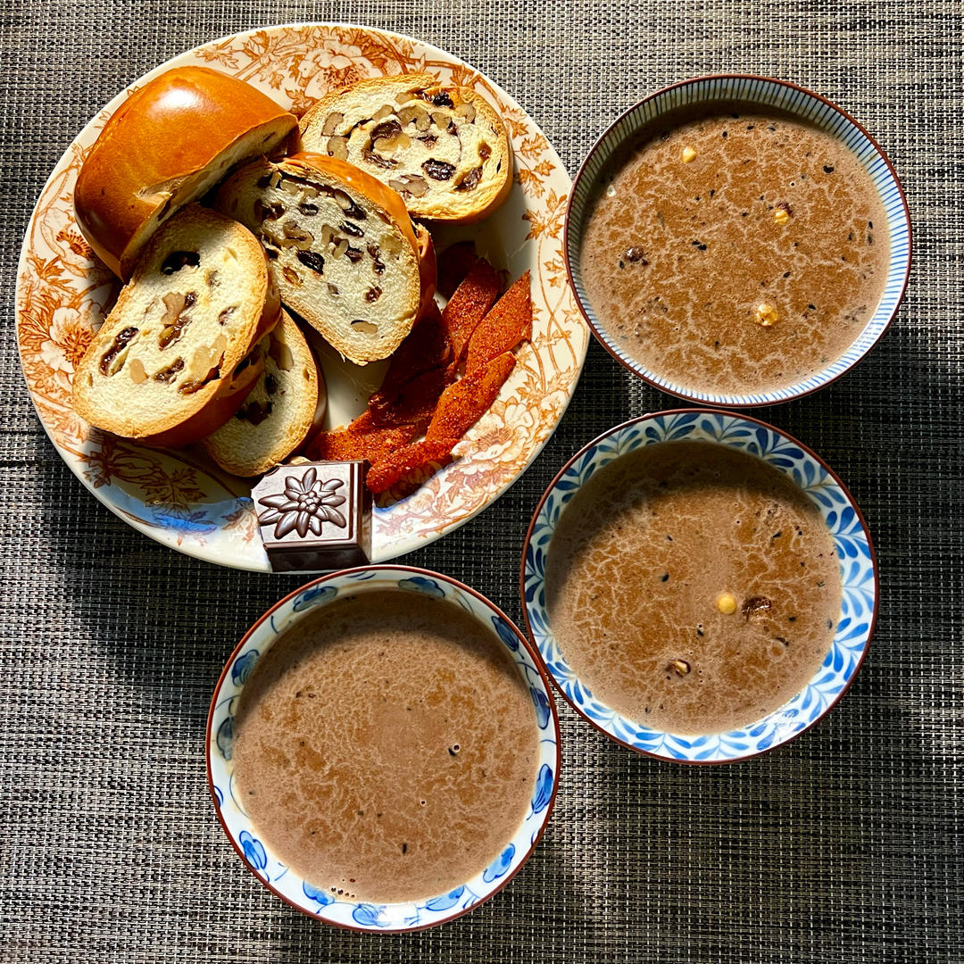 超香浓的早餐热饮！！【黑巧椰浆燕麦乳】