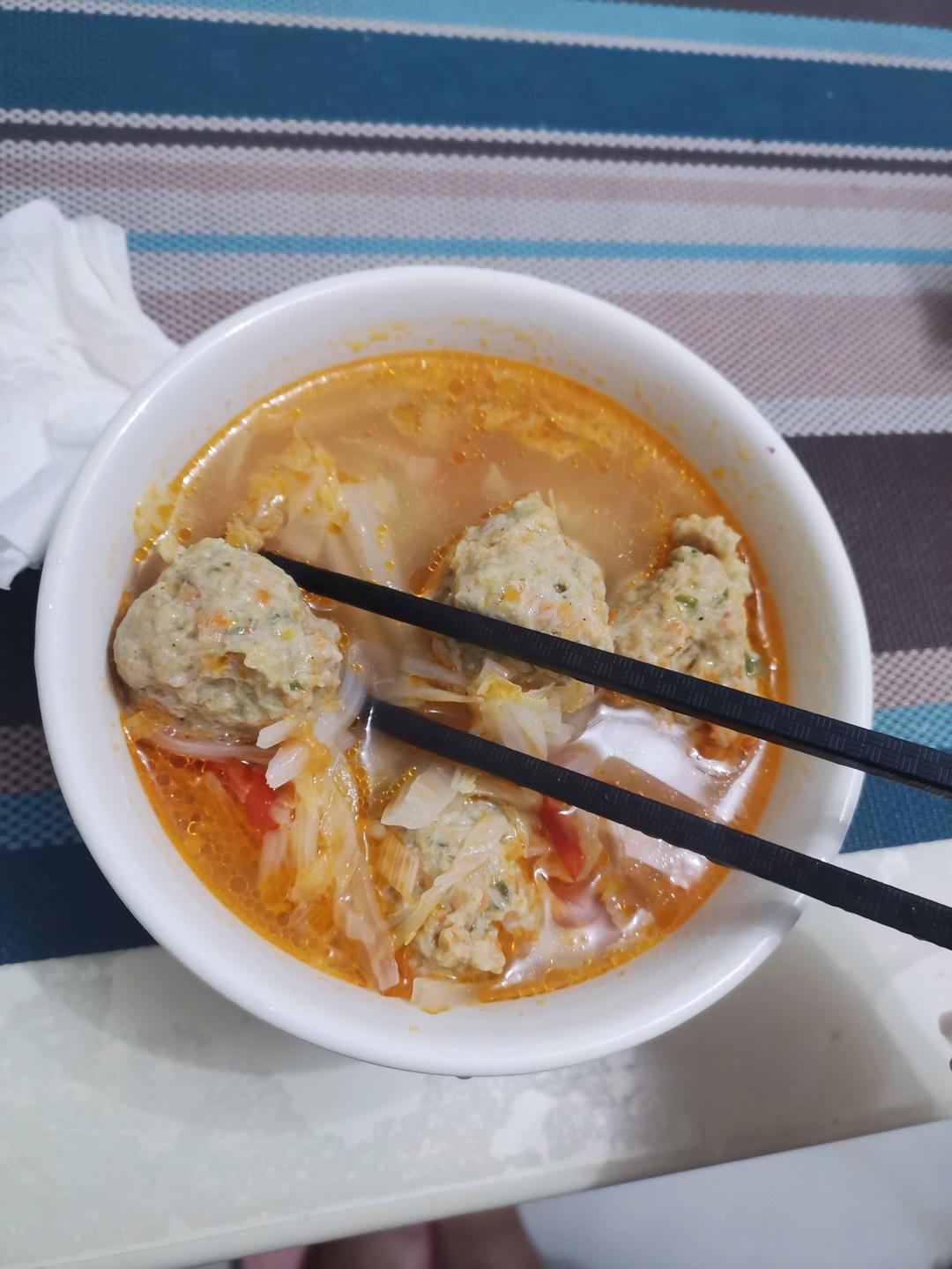 【10分钟系列】白萝卜豆腐圆子汤