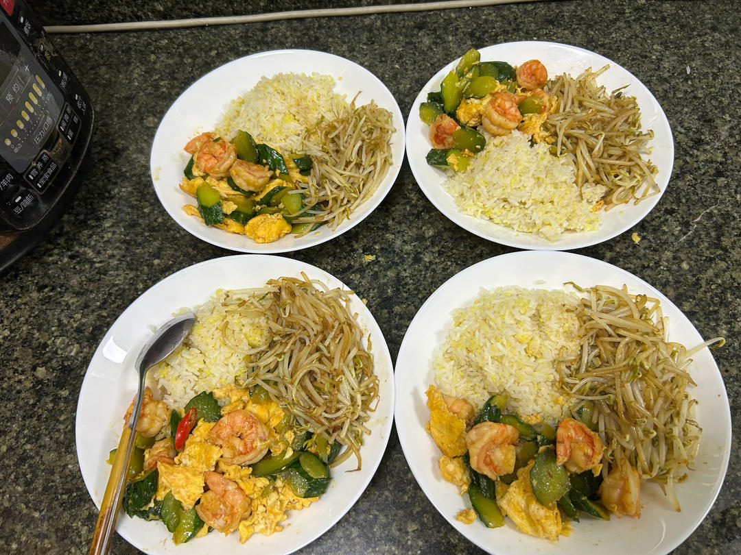 虾仁炒鸡蛋黄瓜