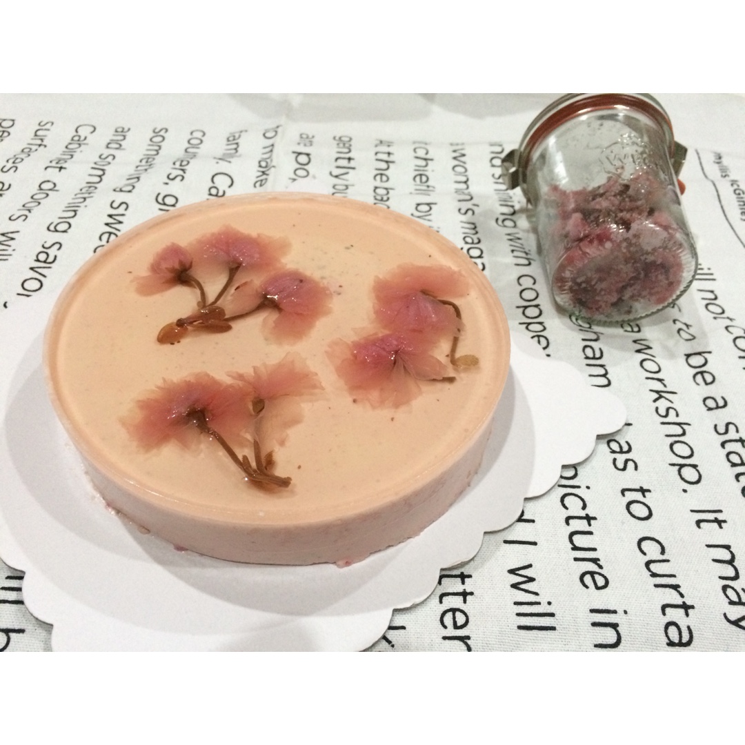 颜值爆表的樱花慕斯。（6寸圆模）