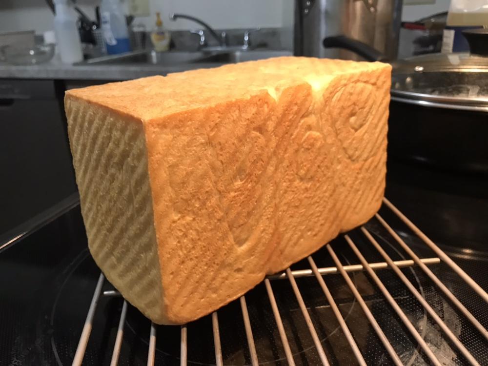 用烤箱自己做面包--手工牛奶吐司面包