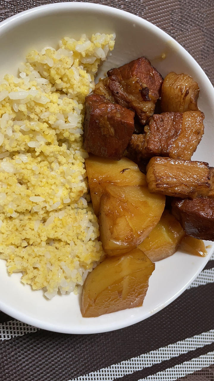 红烧肉炖土豆（丝毫不腻）