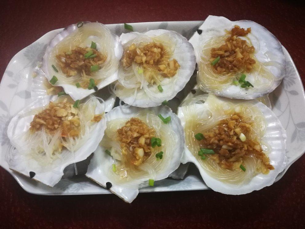 蒜蓉粉丝蒸扇贝（清晰图片步骤讲解）