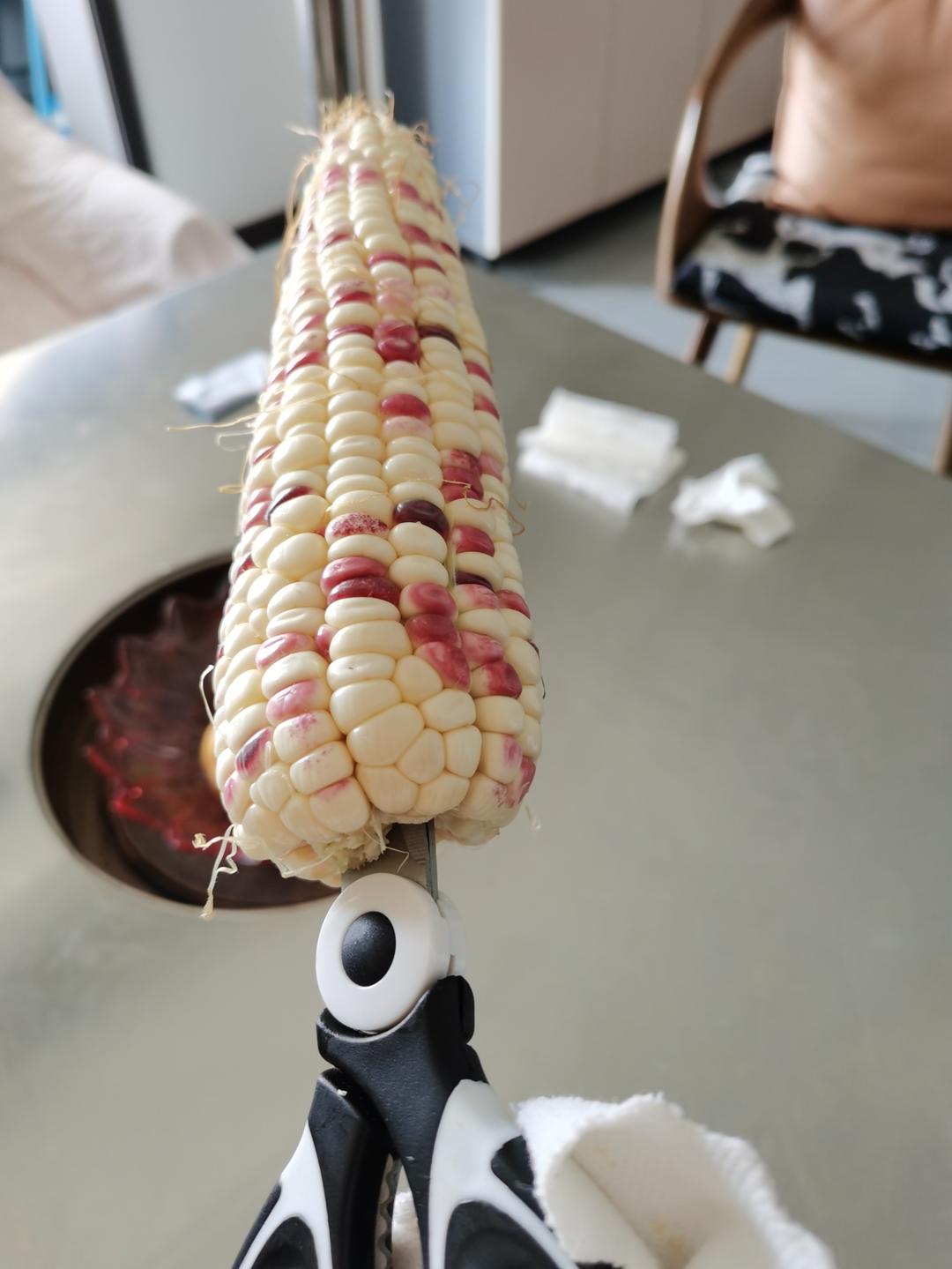 巧剥玉米粒