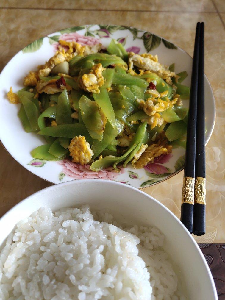 莴笋炒蛋