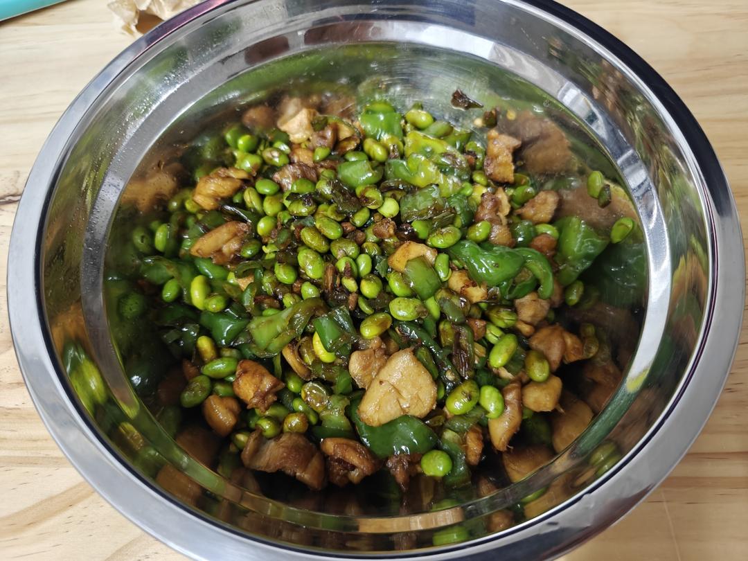 青椒鸡腿烧毛豆的做法
