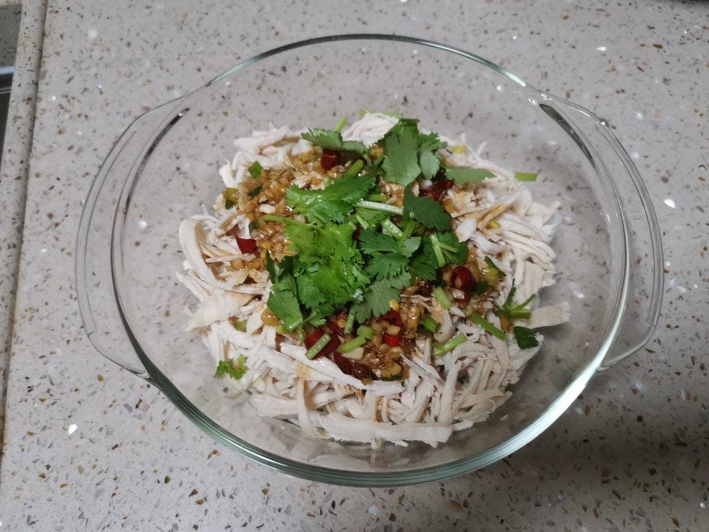 凉拌鸡丝（减肥手撕鸡胸肉）