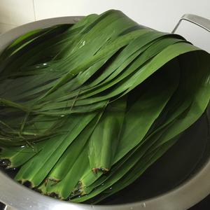 煮粽子叶的做法 步骤2
